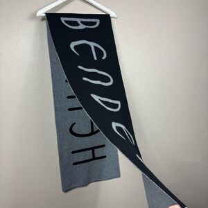 Henri Bendel Logo scarf 100% cashmere EUC E